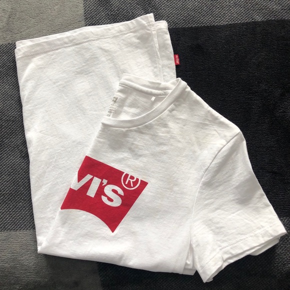 2 Levi’s short sleeve t-shirt - Picture 4 of 7